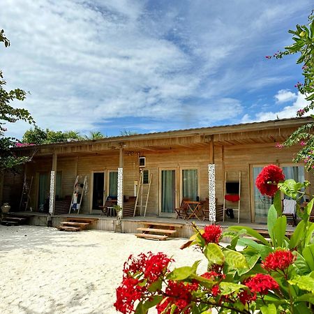 Met House Hotel Thulusdhoo Luaran gambar